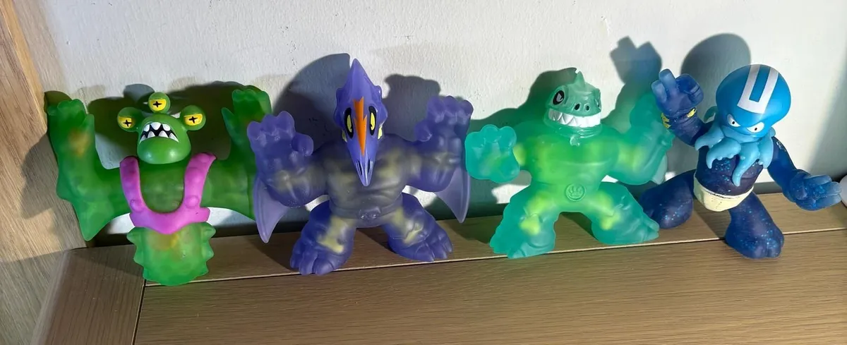 GOO  JIT  ZU  X 4 - Image 3