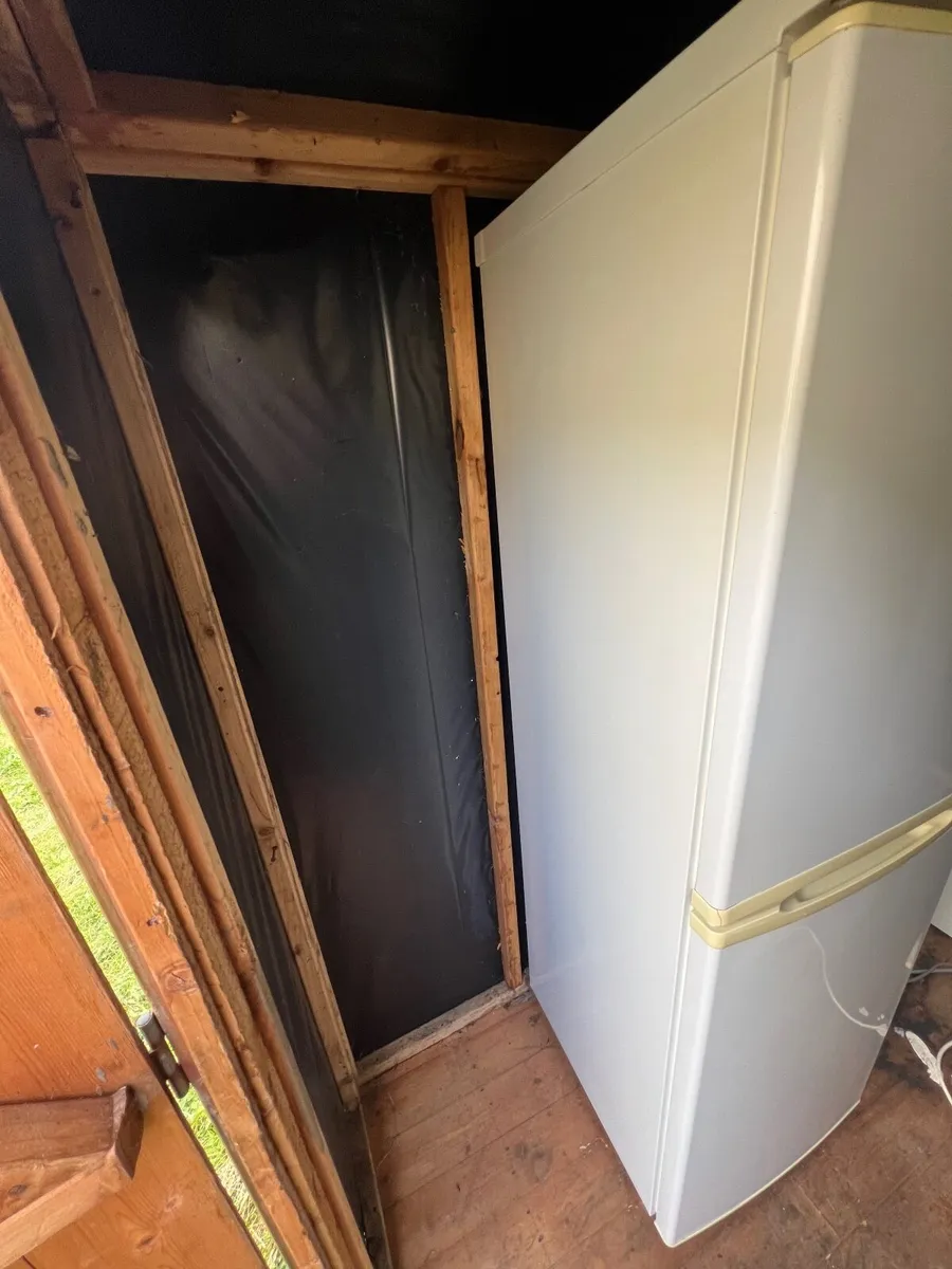Fridge freezer - Image 2