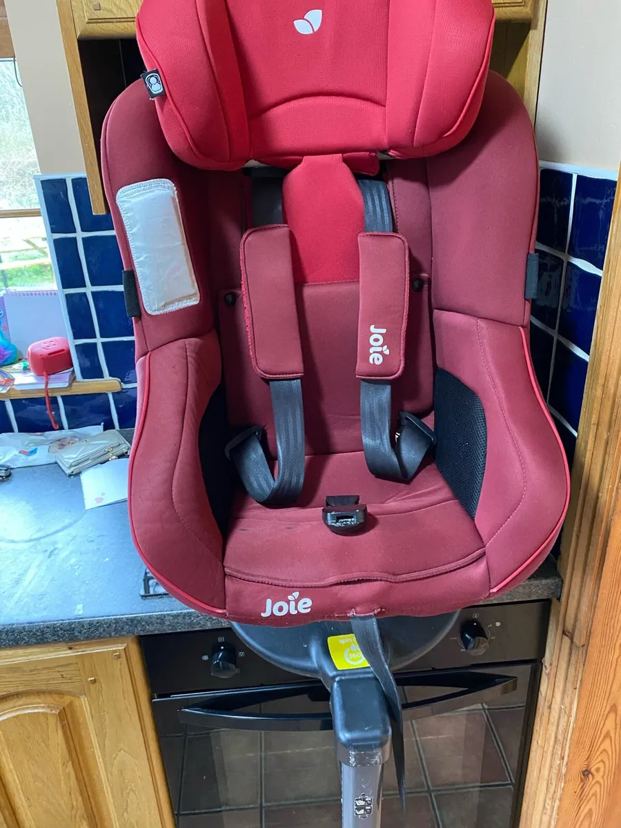 Joie 360 spin car seat - Image 1