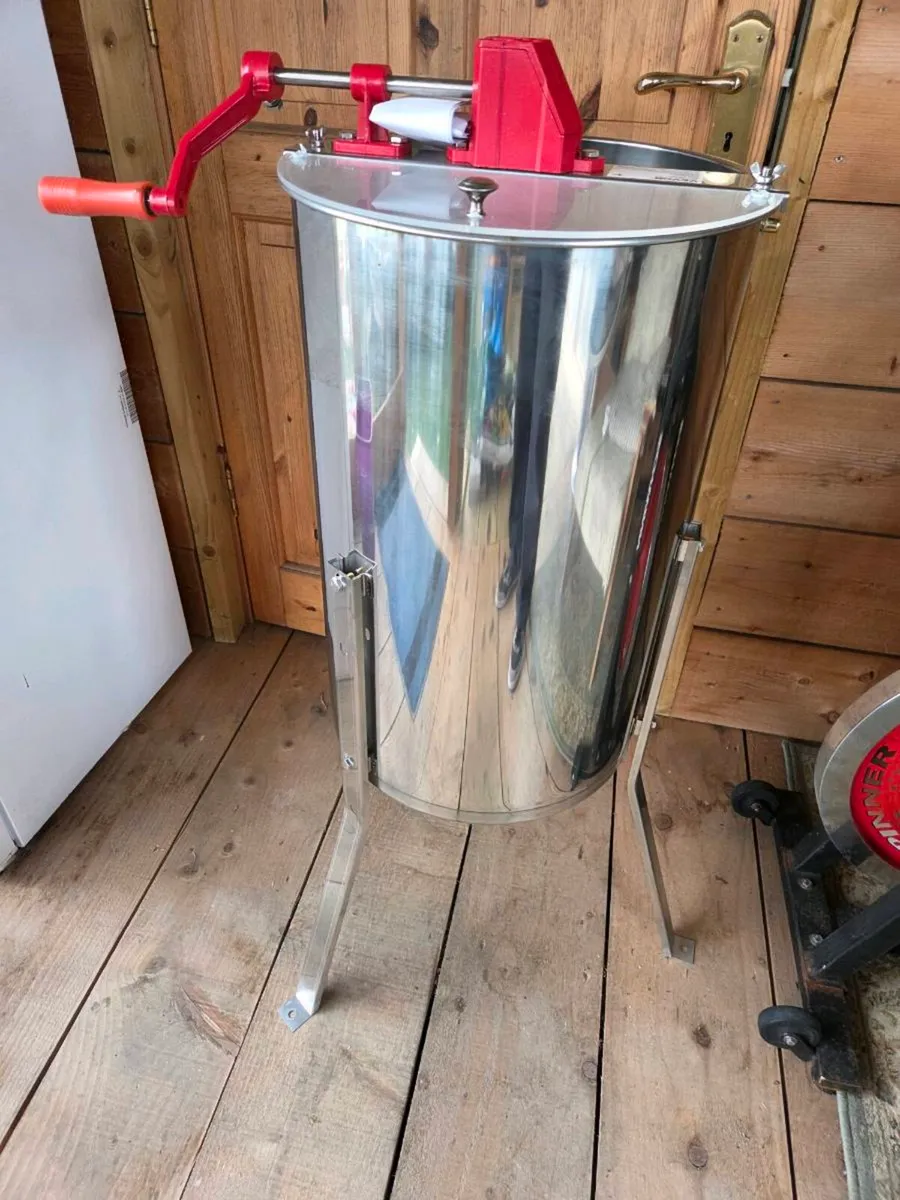 Bees in hive + Spinner - Image 1