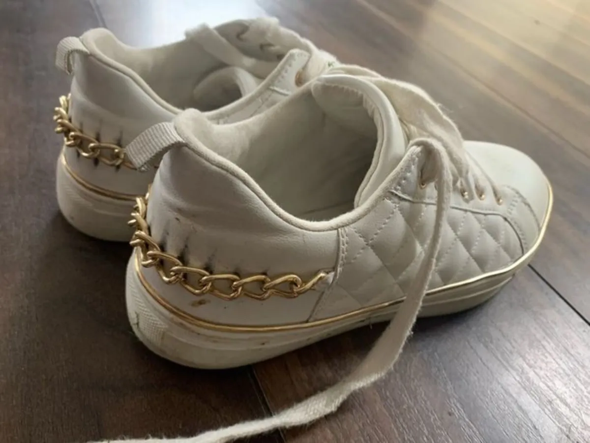 Ladies/Girls White Runners / White Trainers - Size - Image 2