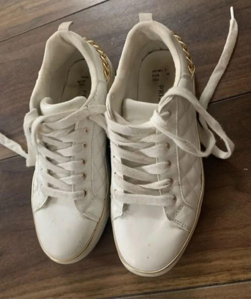 Ladies/Girls White Runners / White Trainers - Size - Image 1