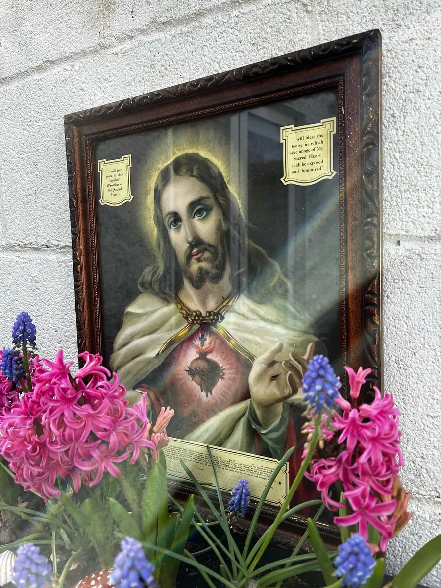 Antique Sacred Heart of Jesus Framed c.1930s - Image 4