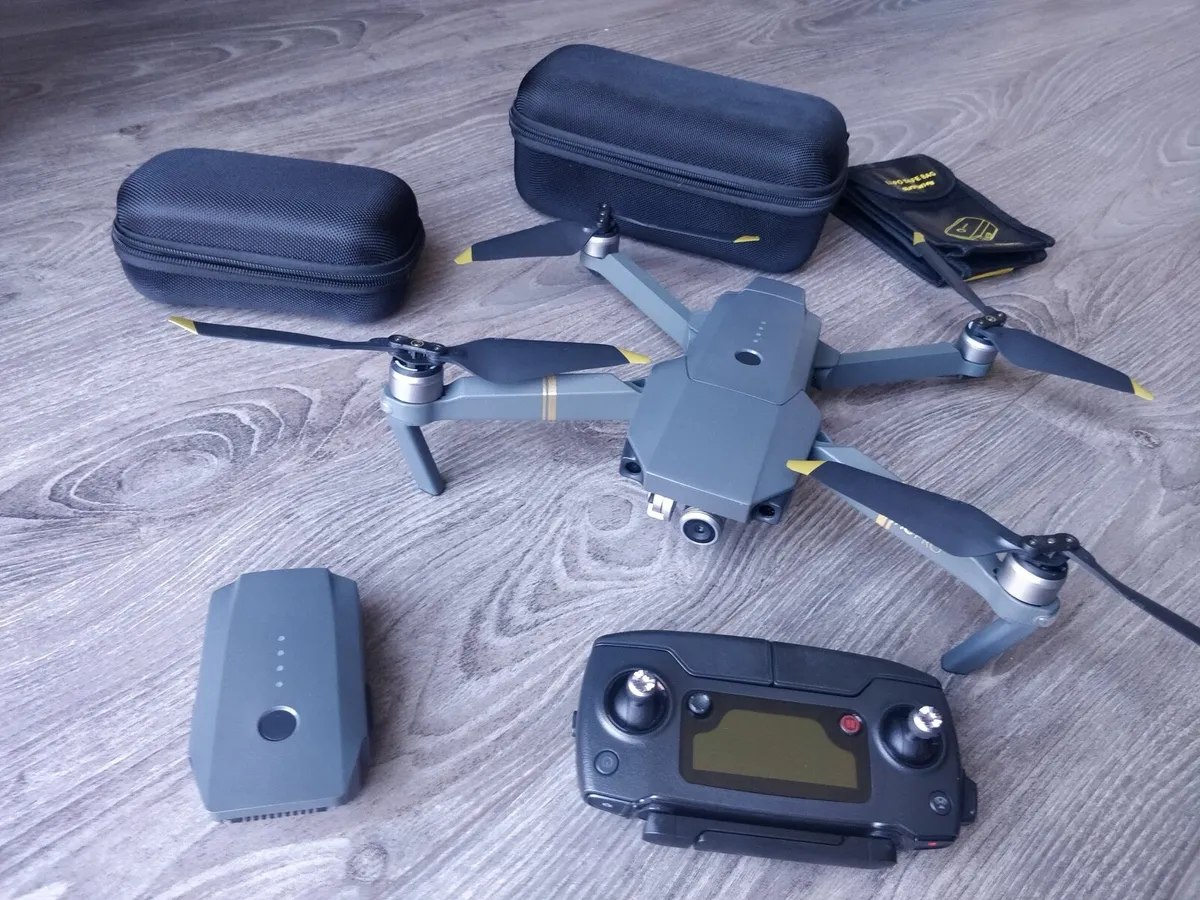 Mavic Pro Drone. Two batteries + extra props - Image 1