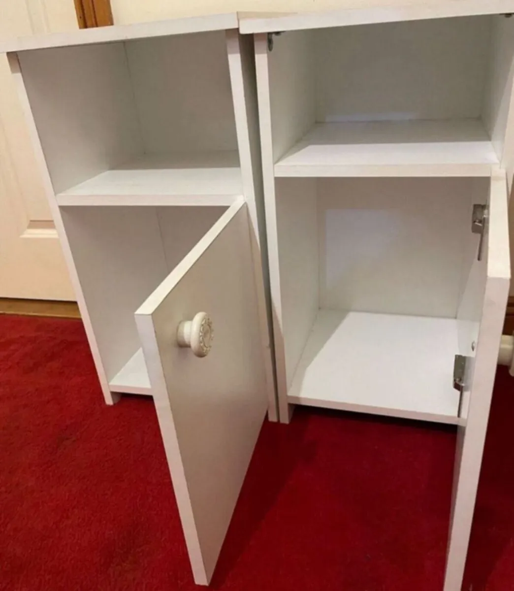 2 bedside tables - Image 2