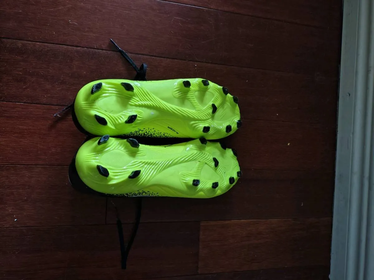 SketcherRazor Adults Firm Ground Football Boots - Image 2