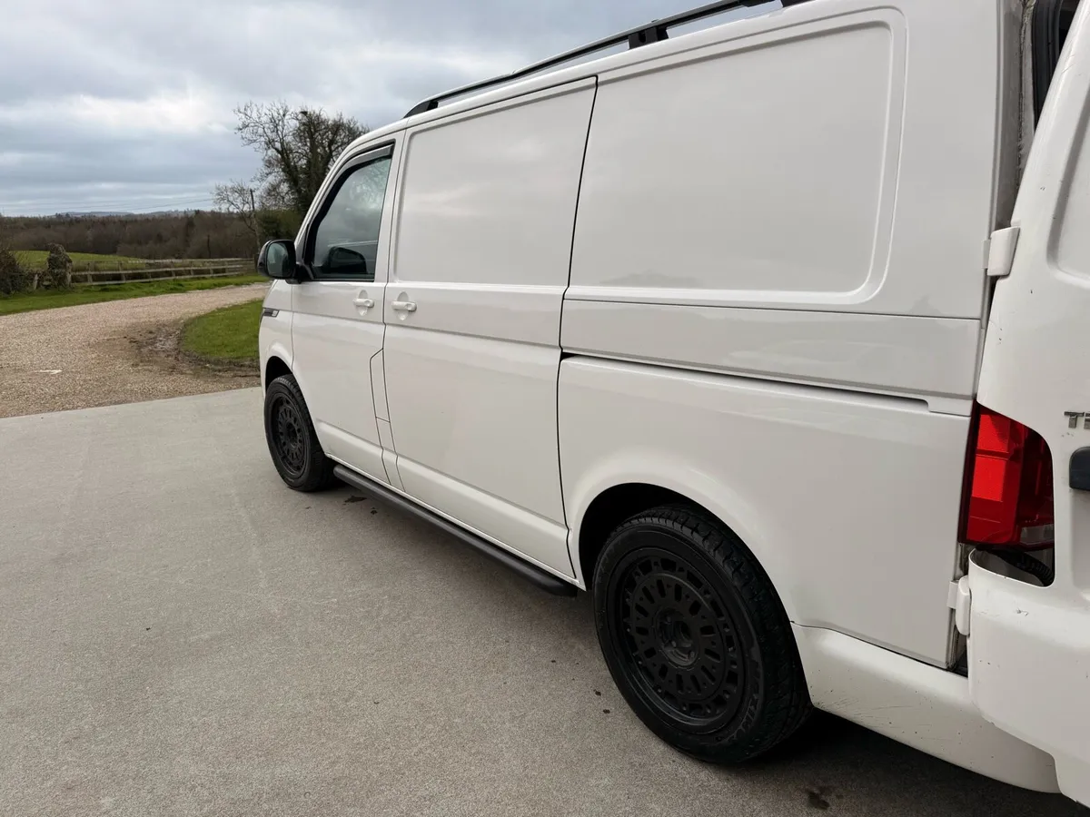 VW Transporter 150 Break - Image 2