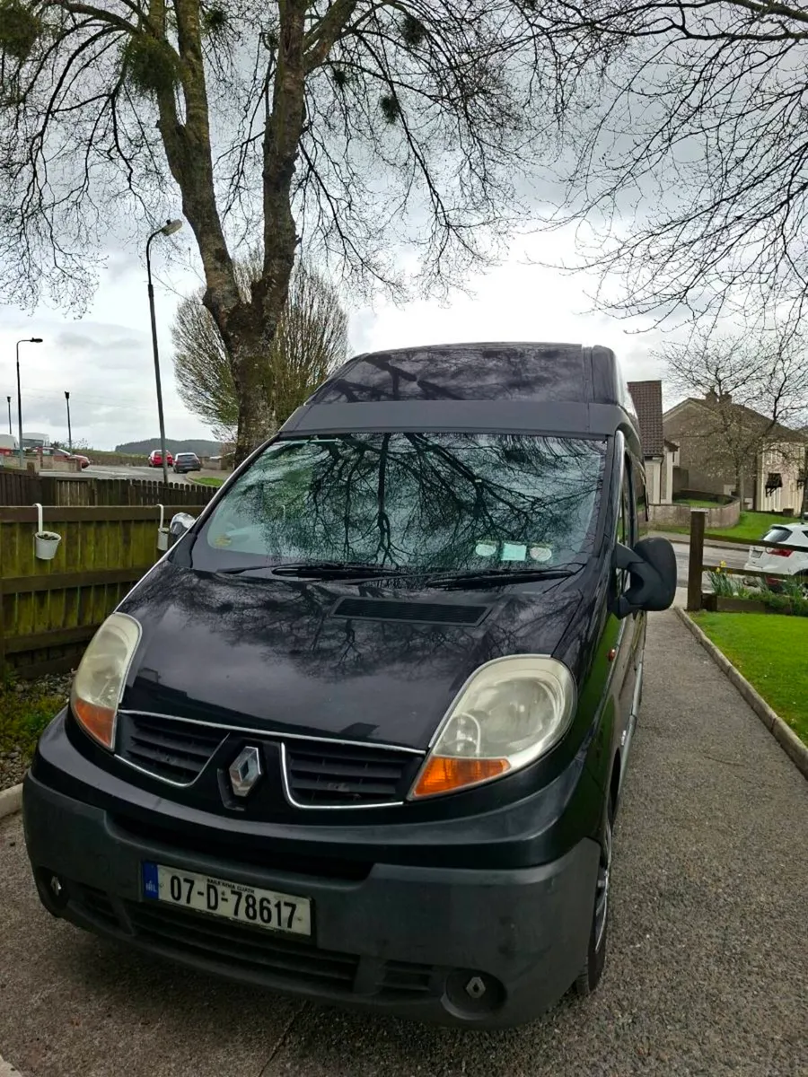 Renault Traffic campervan - Image 2
