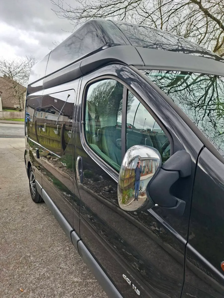 Renault Traffic campervan - Image 3