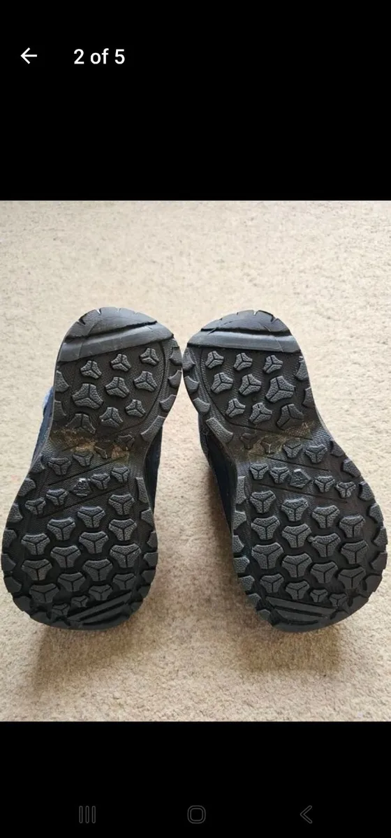 Kids warm waterproof boots size 9 eu27 - Image 3