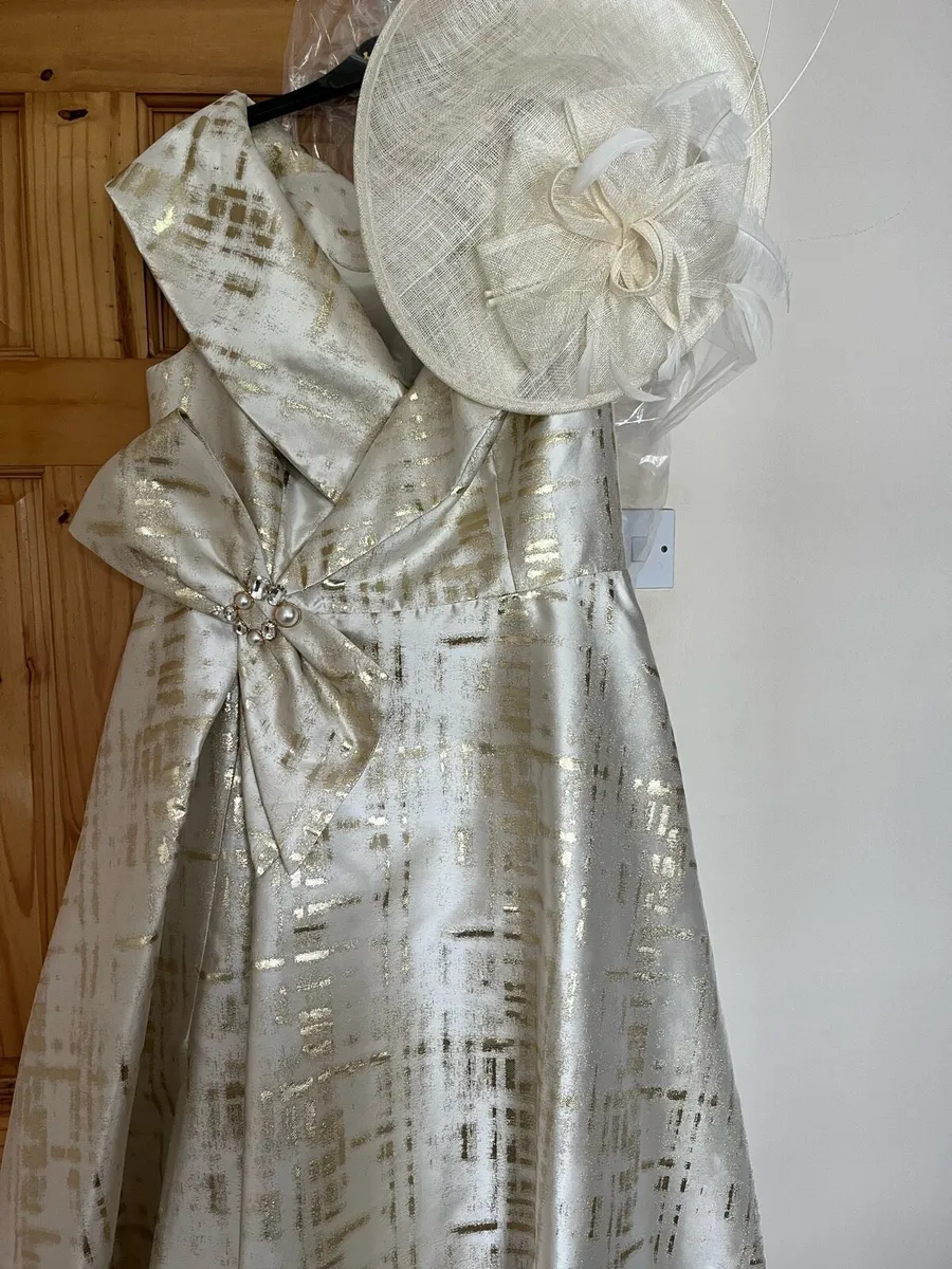 Dress and hat - Image 3