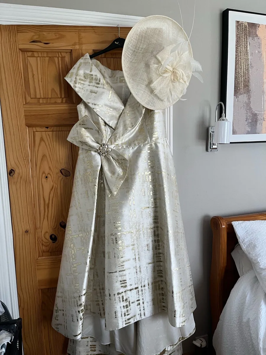 Dress and hat - Image 4