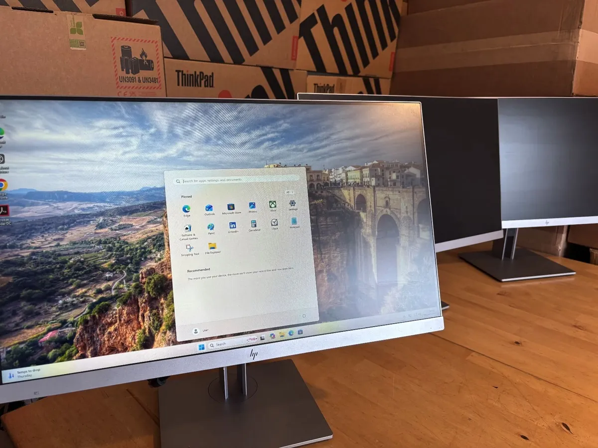 HP E243 24" EliteDisplay PC Flatscreens-Height&Til - Image 2