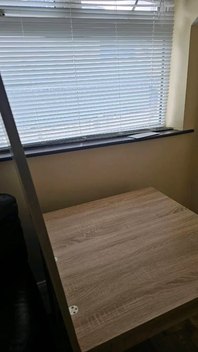 Dining table - Image 3