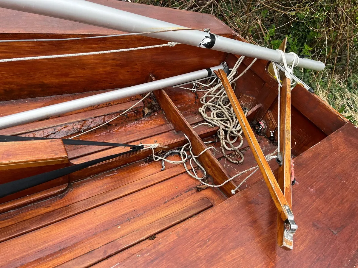 Wayfarer sailboat - Image 2