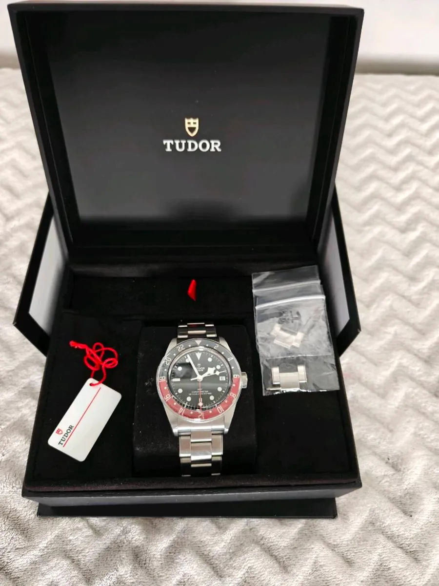 Tudor Black Bay GMT Pepsi 41mm - Image 3