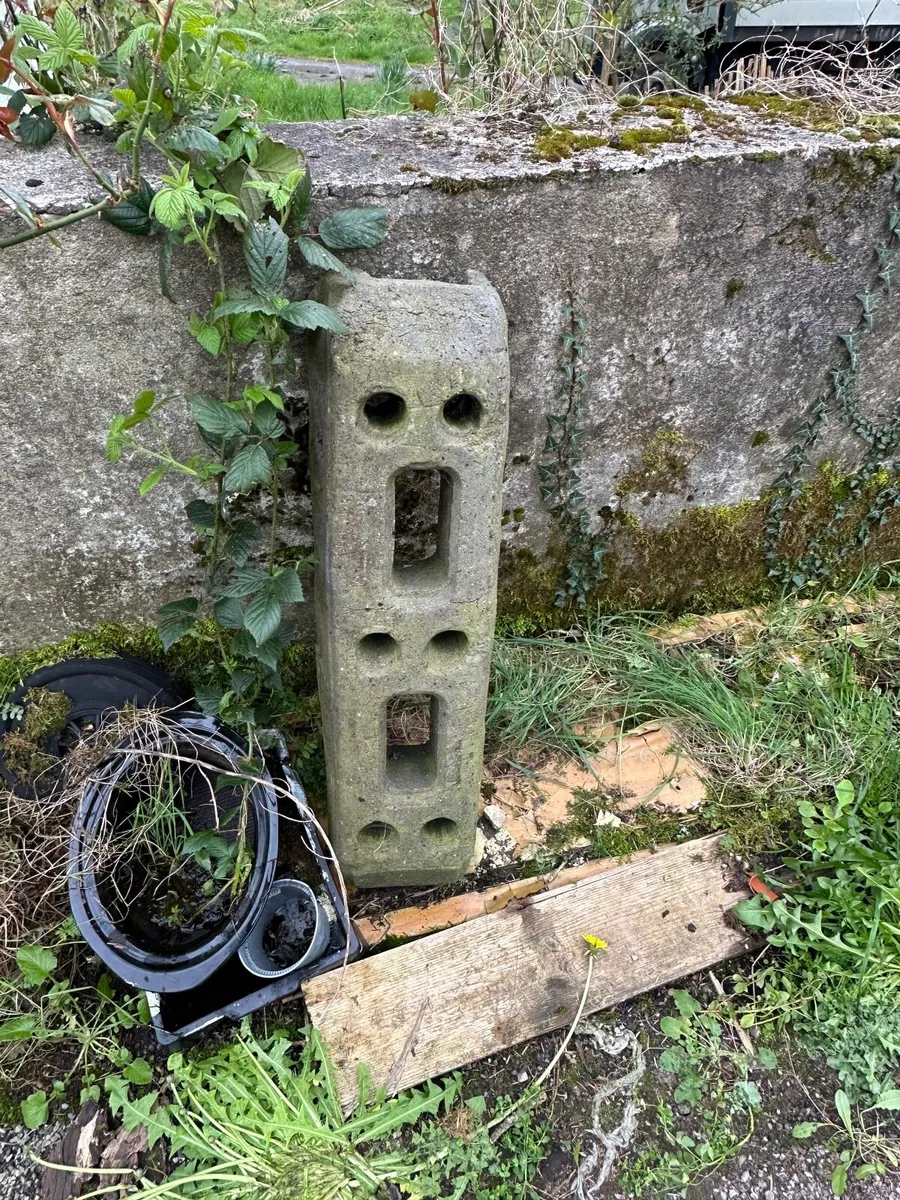 4 harris fencing panels & 1 foot - Image 2