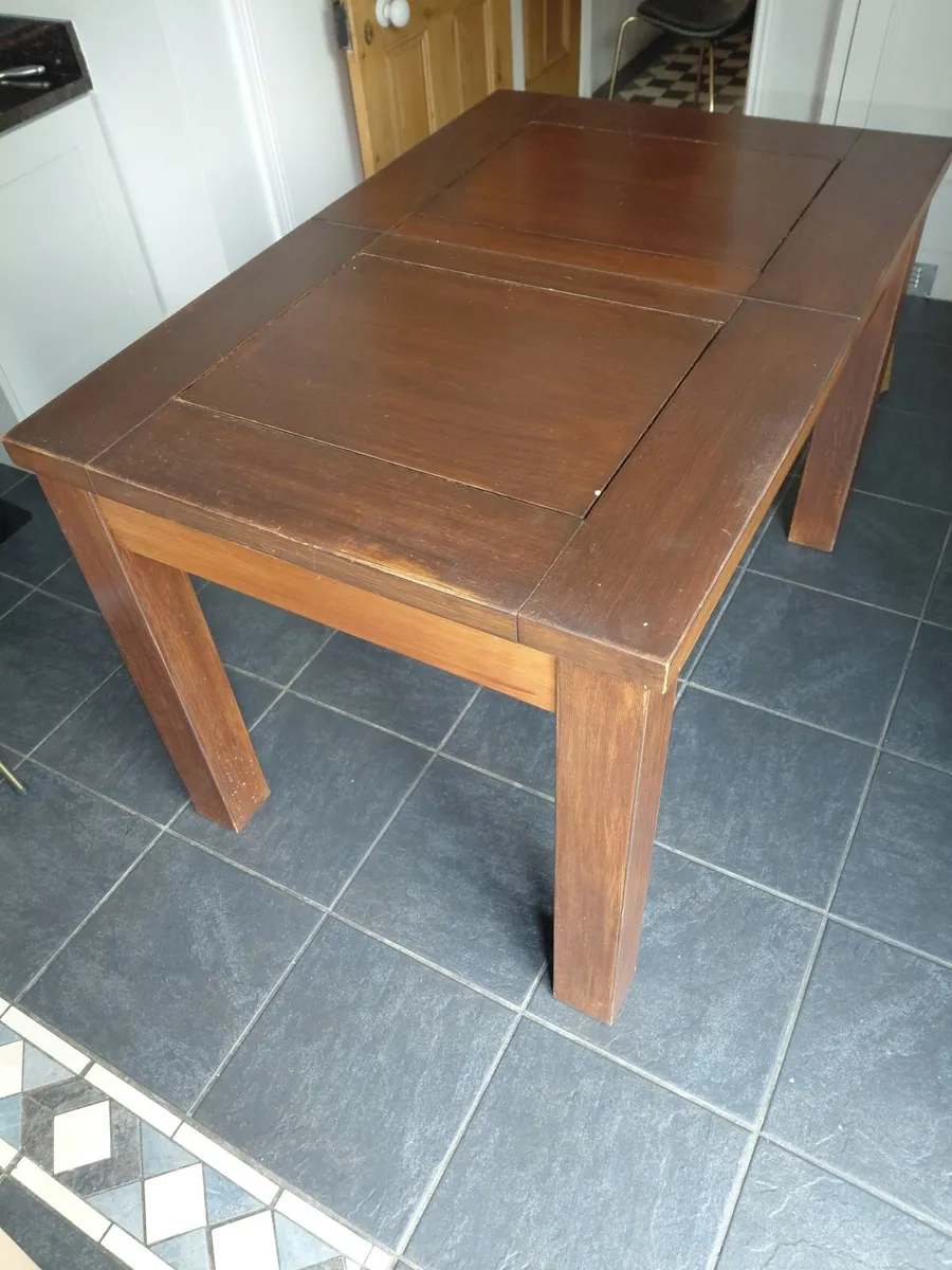 Dining table *Free to take away* - Image 1