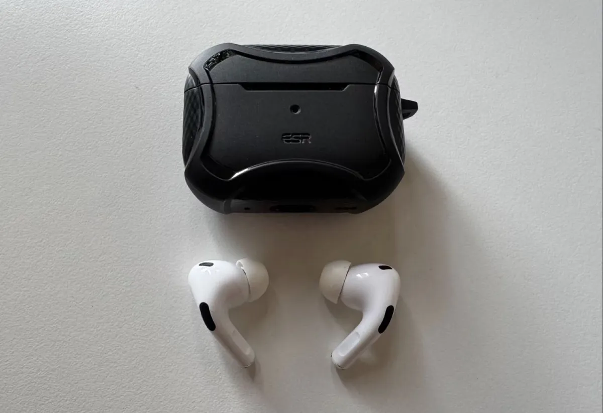 Apple Genuine AirPods Pro 2 + Case - Image 2