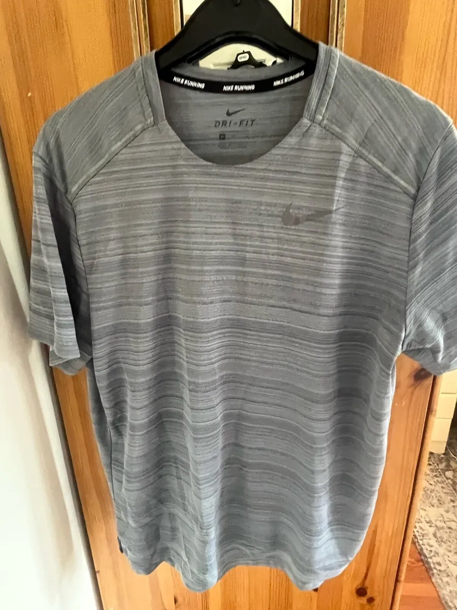 Nike running top - Image 1