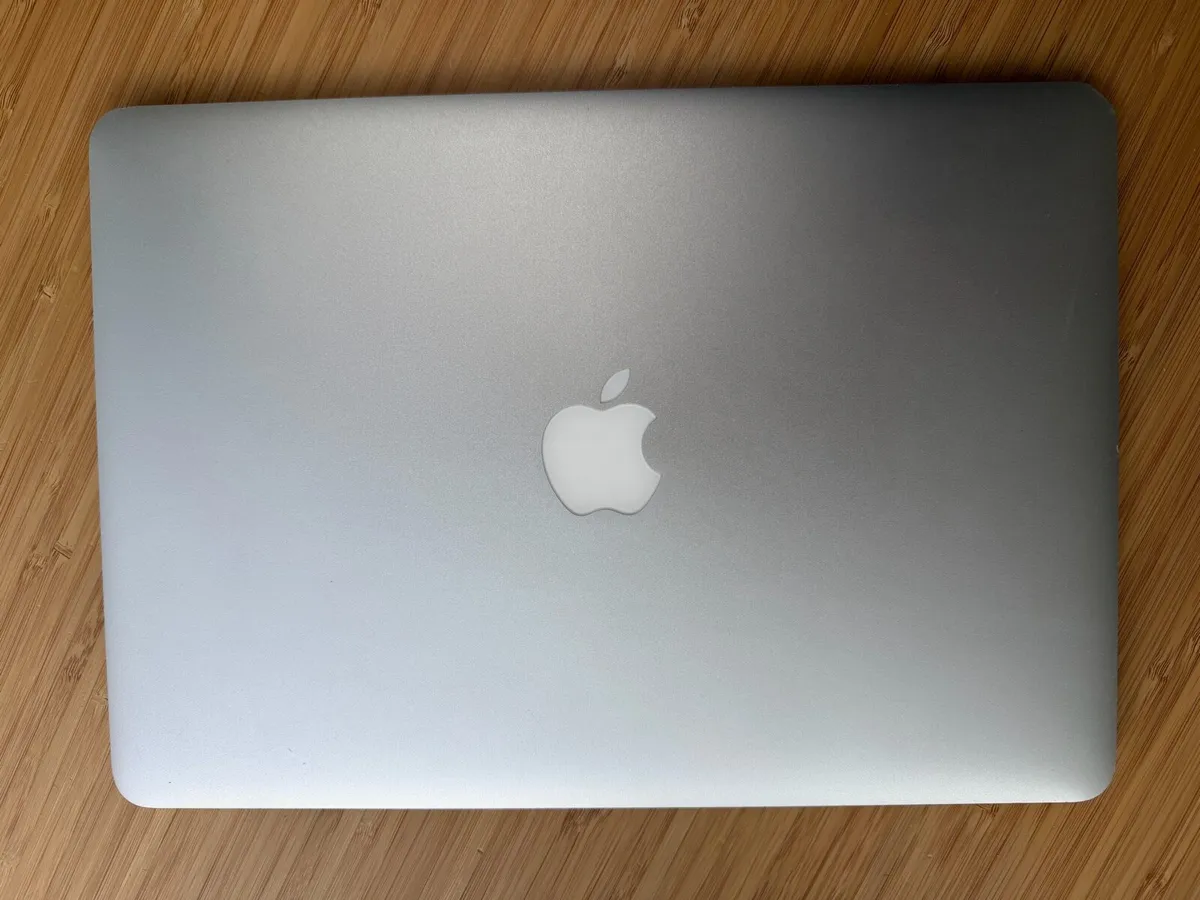 MacBook Air 13-inch Early 2014 - Image 2