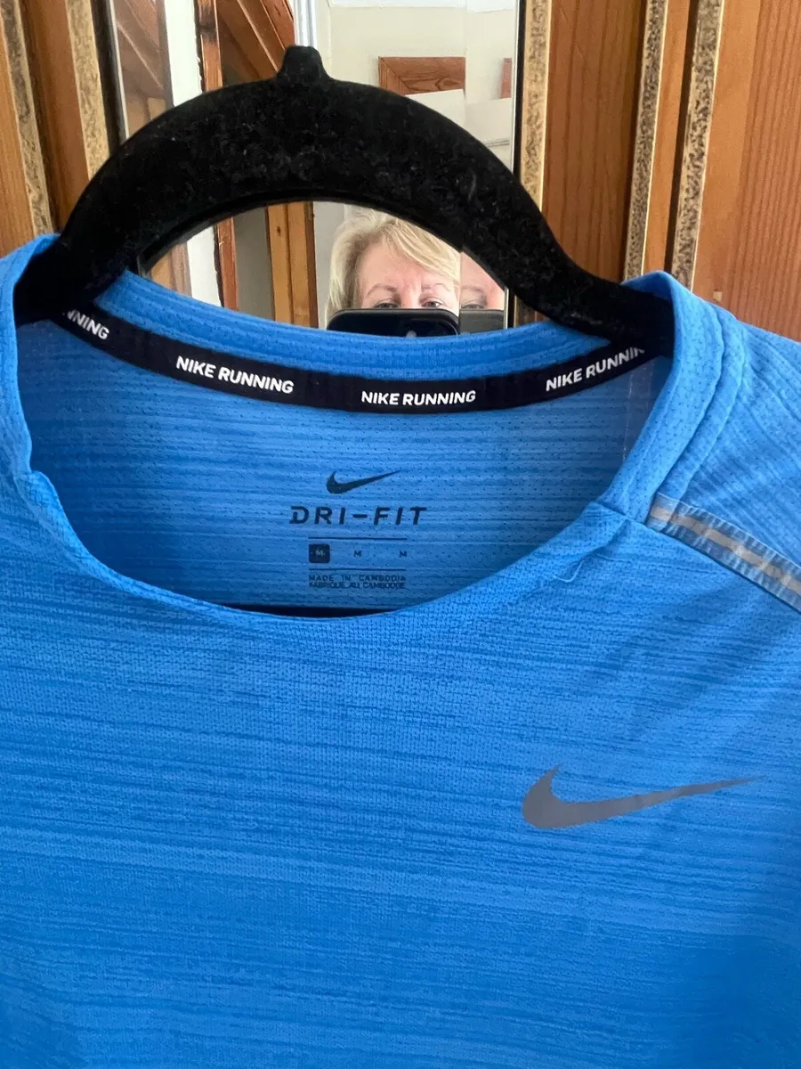 Nike running top - Image 2
