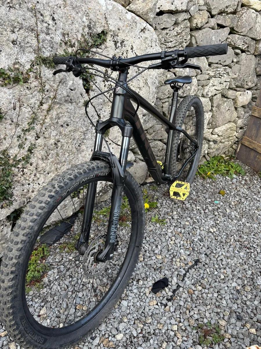 XL TREK Roscoe 7 Mountain Bike - Image 2