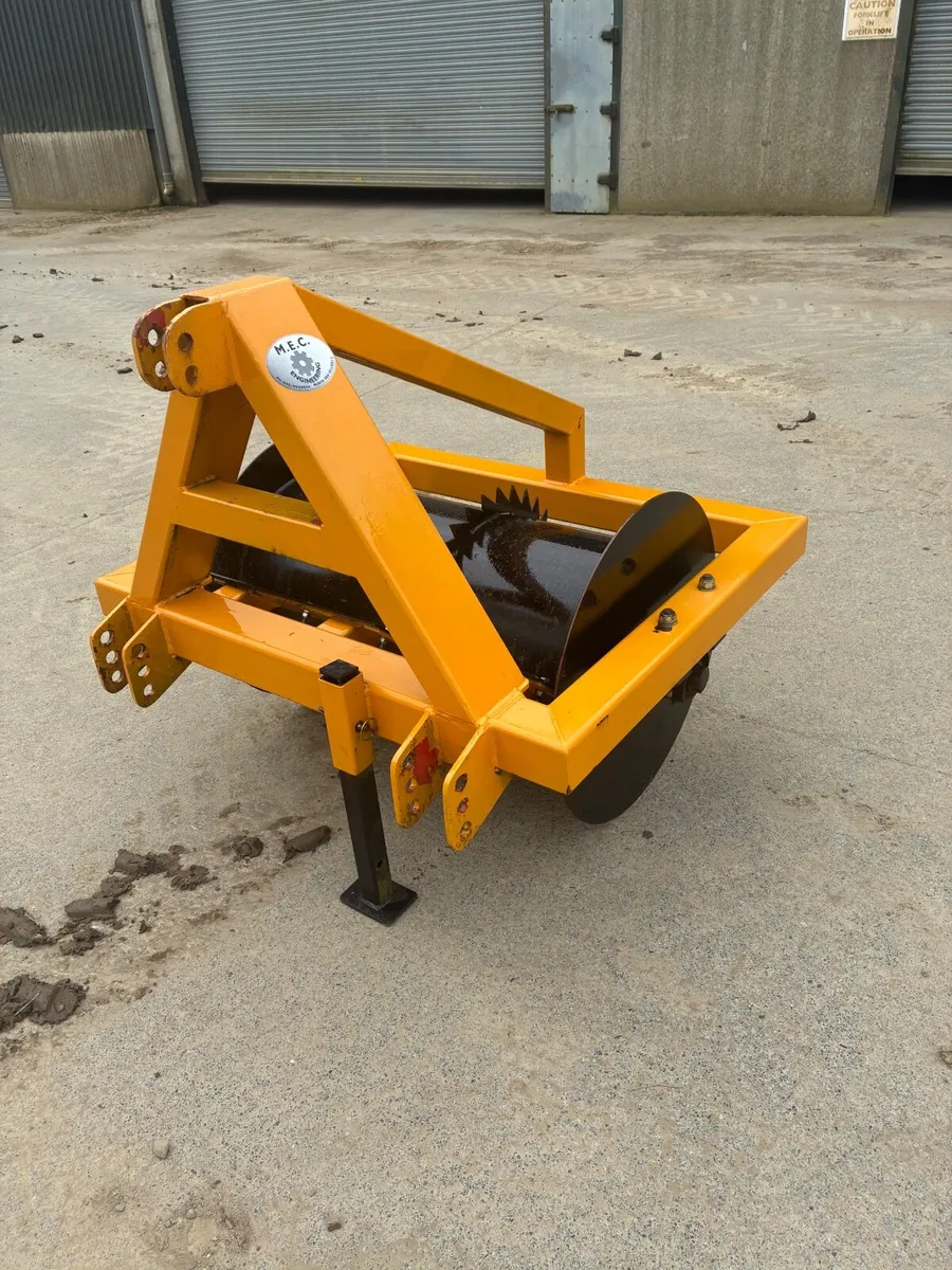 Front roller. 600/65 38 480/65 28 , row crop rims - Image 4