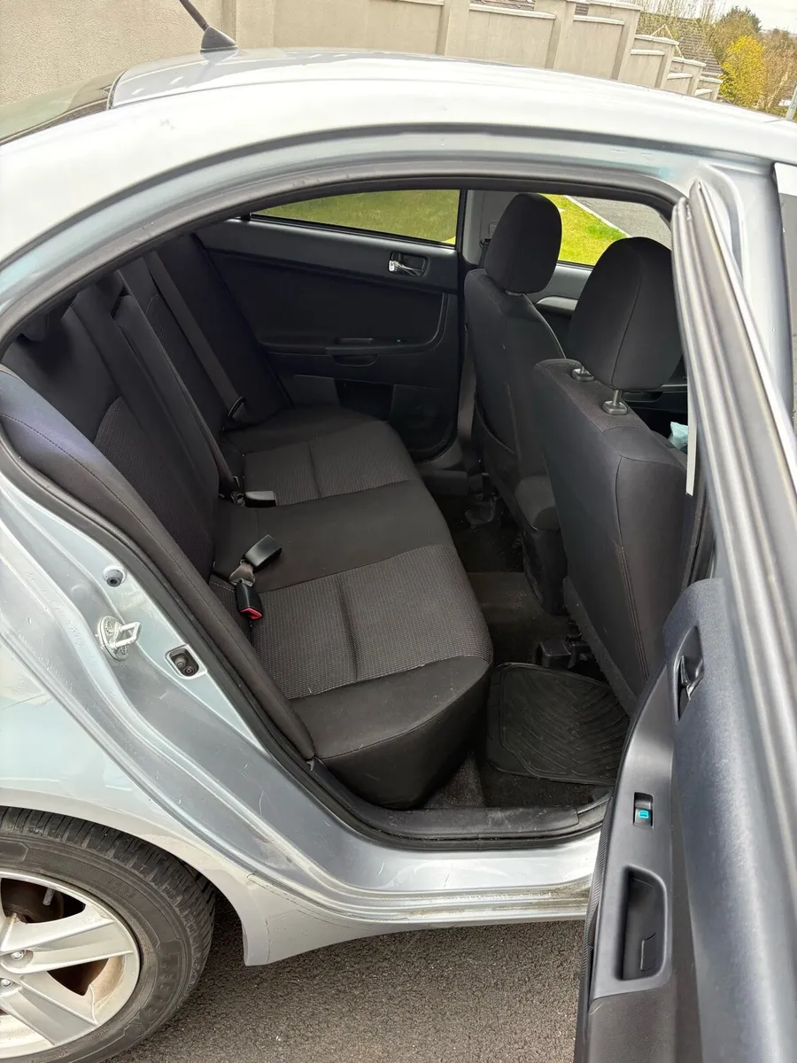 Mitsubishi Lancer - Image 4