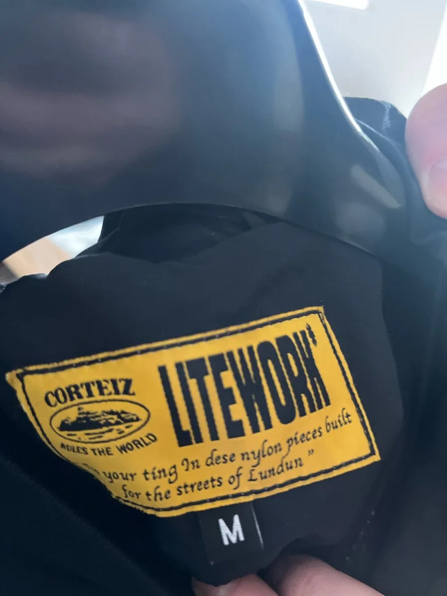 Cortez rain jacket - Image 3