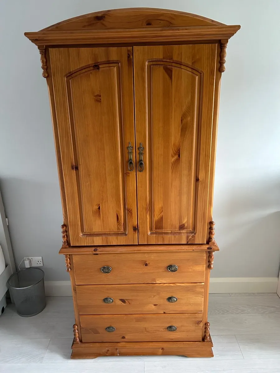 Bedroom Furniture matching set - Image 3