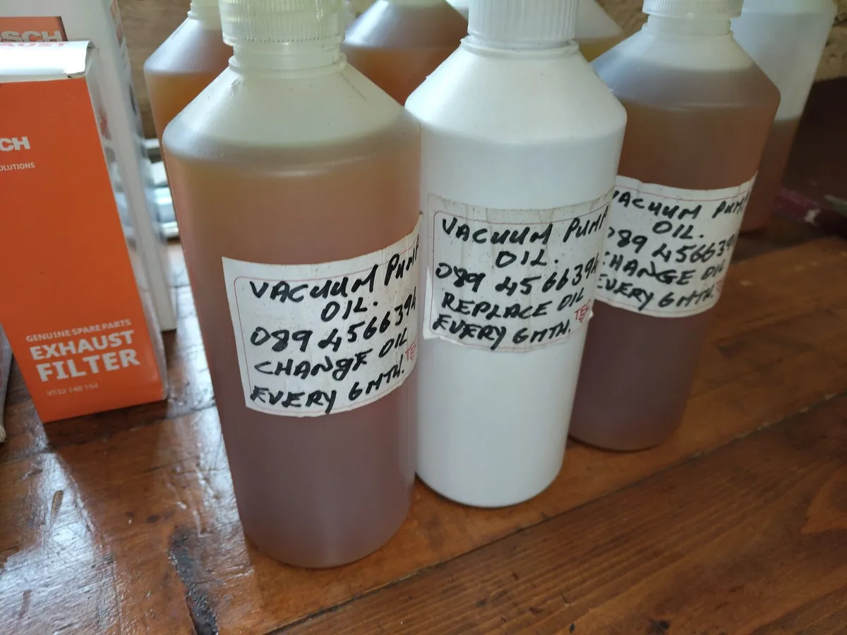 Vacuum pump filters and 8 bottles of oil - Image 3