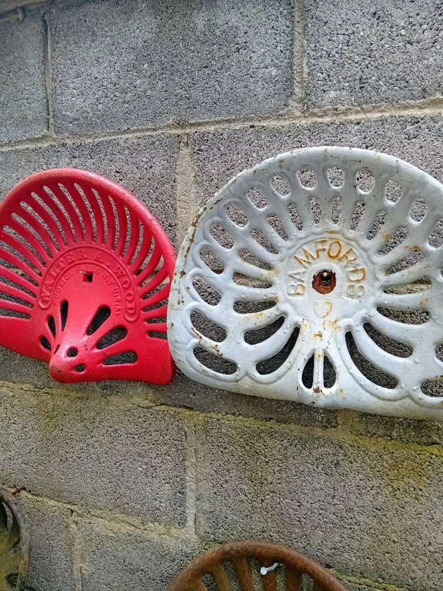 ANTIQUE AND COLLECTIBLES - Image 3