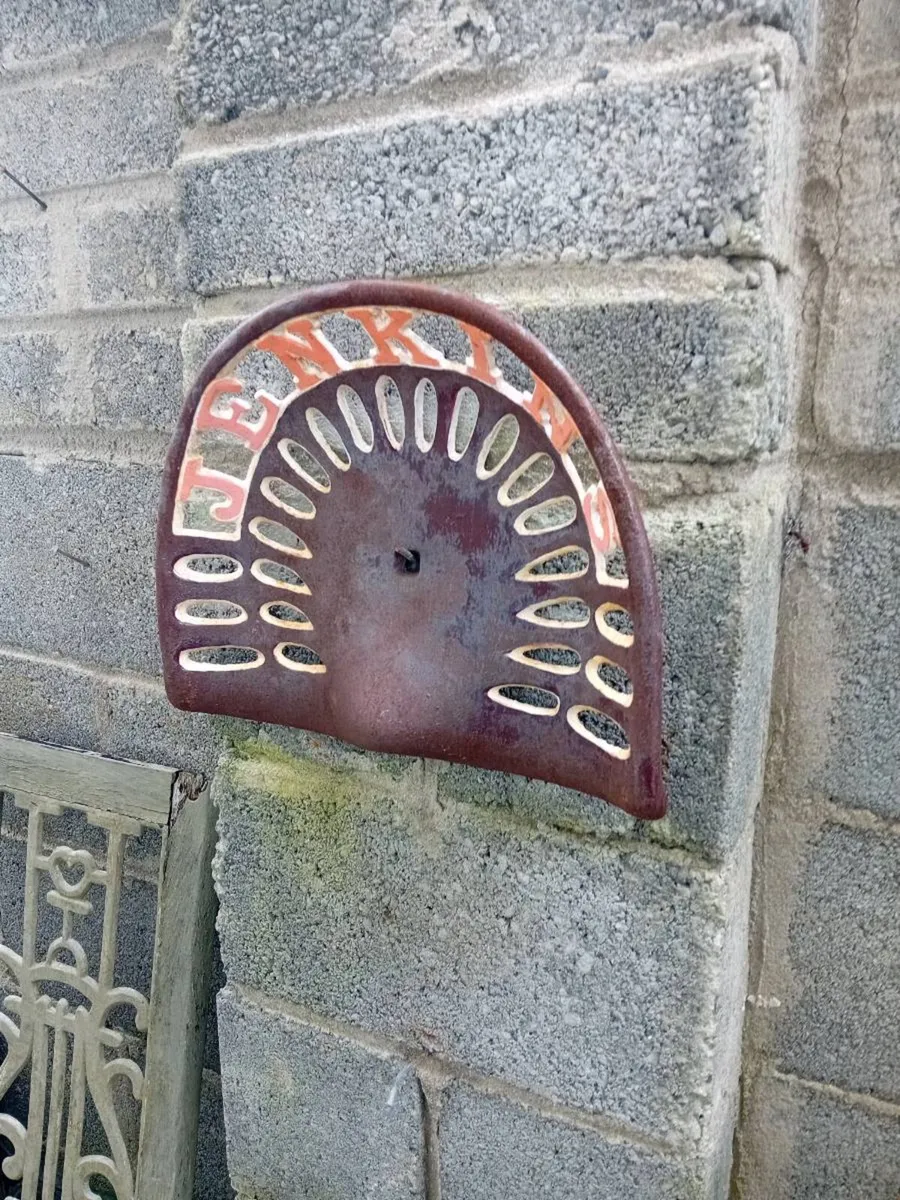 ANTIQUE AND COLLECTIBLES - Image 4