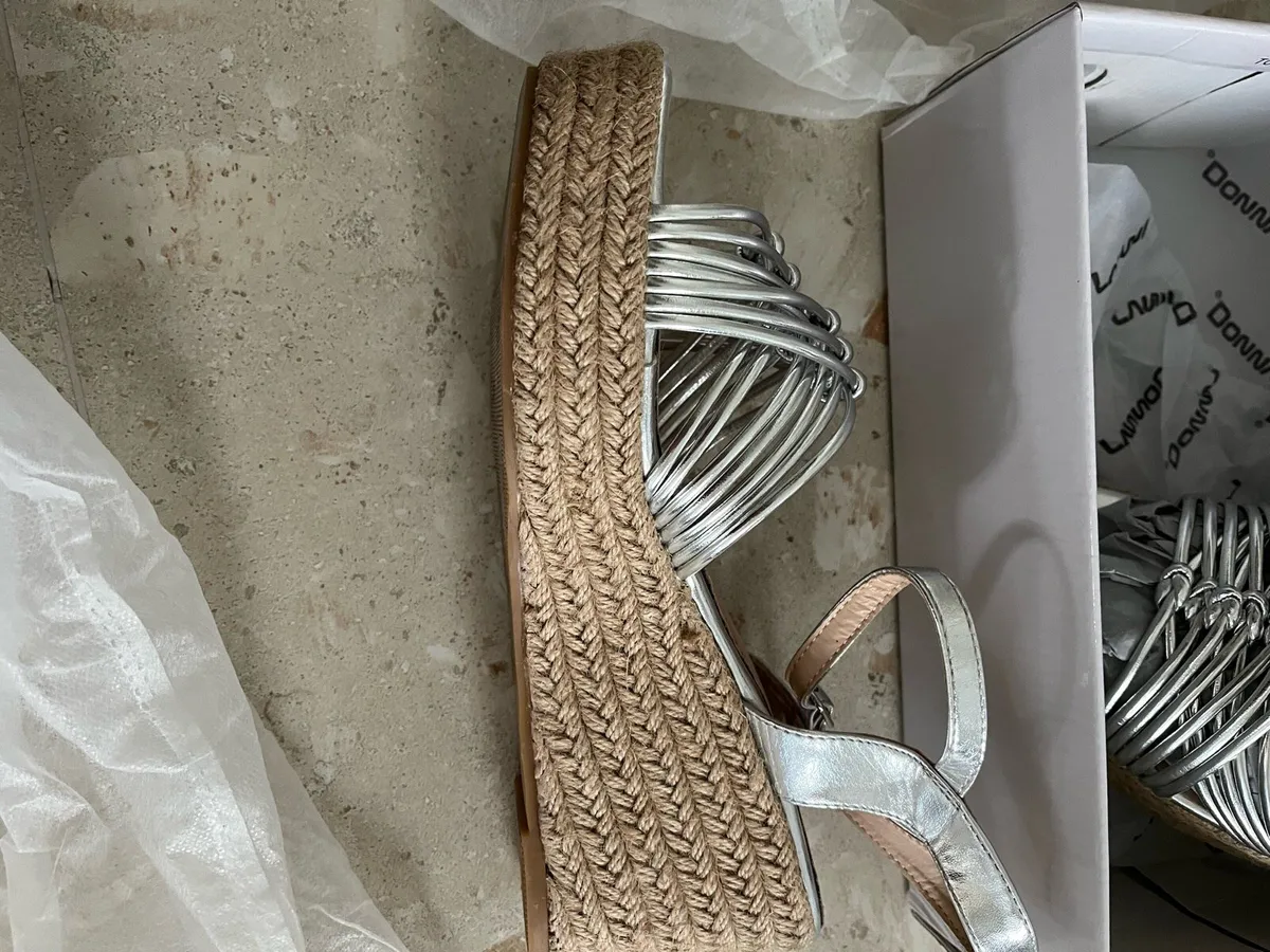 Women’s sandals - Image 2