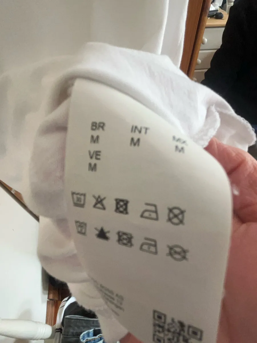 Hugo Boss white T-shirt - Image 2