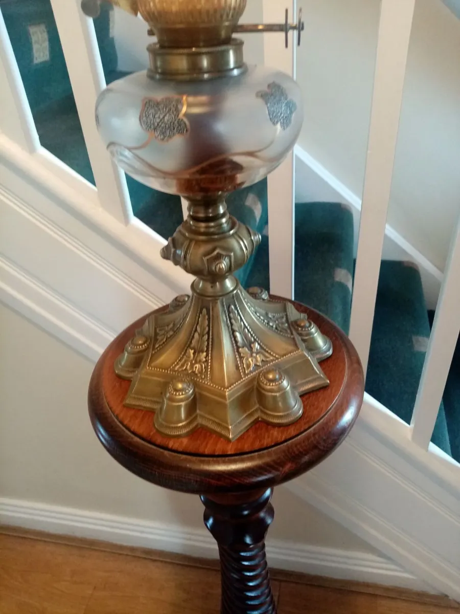 Victorian Oil Lamp & pedestal - Image 2