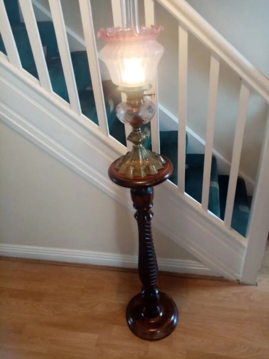 Victorian Oil Lamp & pedestal - Image 1