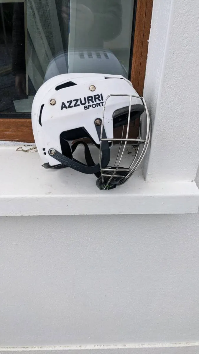 Azzurri Hurling Helmet - Image 1