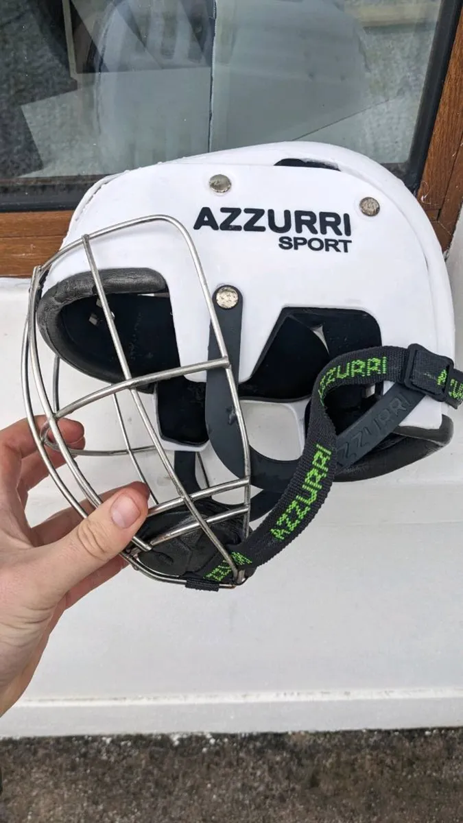 Azzurri Hurling Helmet - Image 2