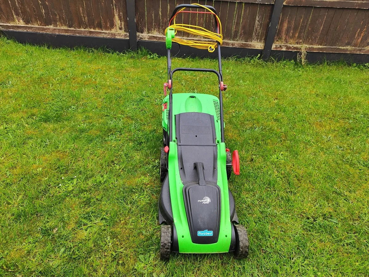 Lawn moover - Image 1