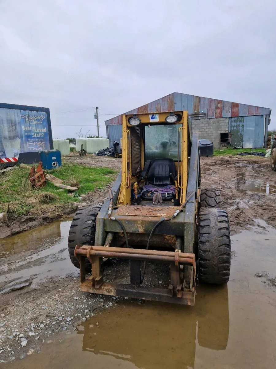 Ford L785 skid steer - Image 2