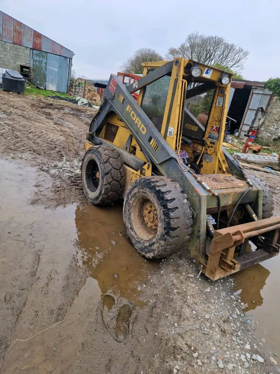 Ford L785 skid steer - Image 3