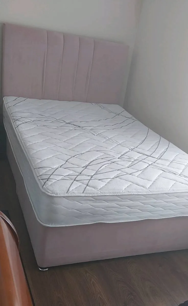 Small double bed - Image 1