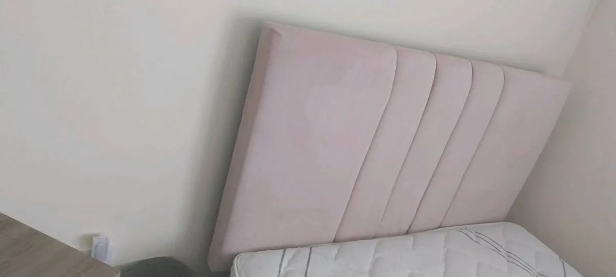 Small double bed - Image 2