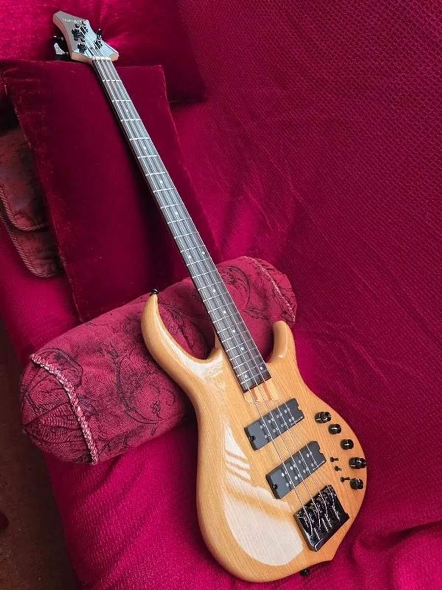 Sire Marcus Miller M5 (2nd Generation) 4 String Bass Guitar in Natural Ash - Image 2
