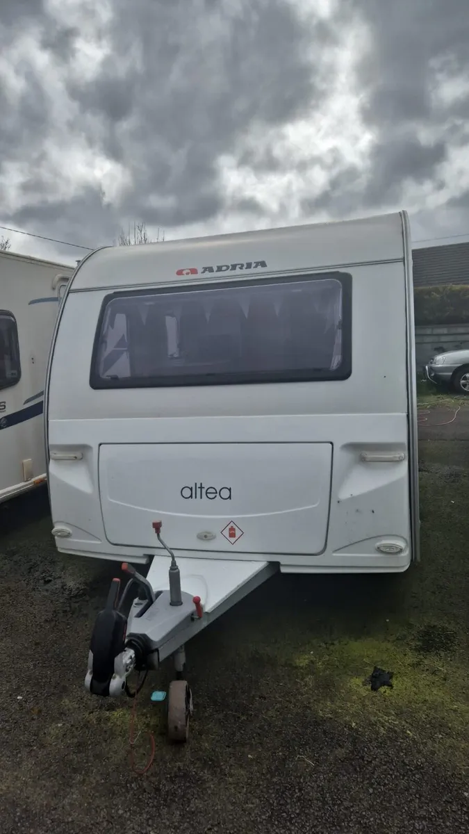 Adria altea 6 berth fixed bunk beds - Image 1