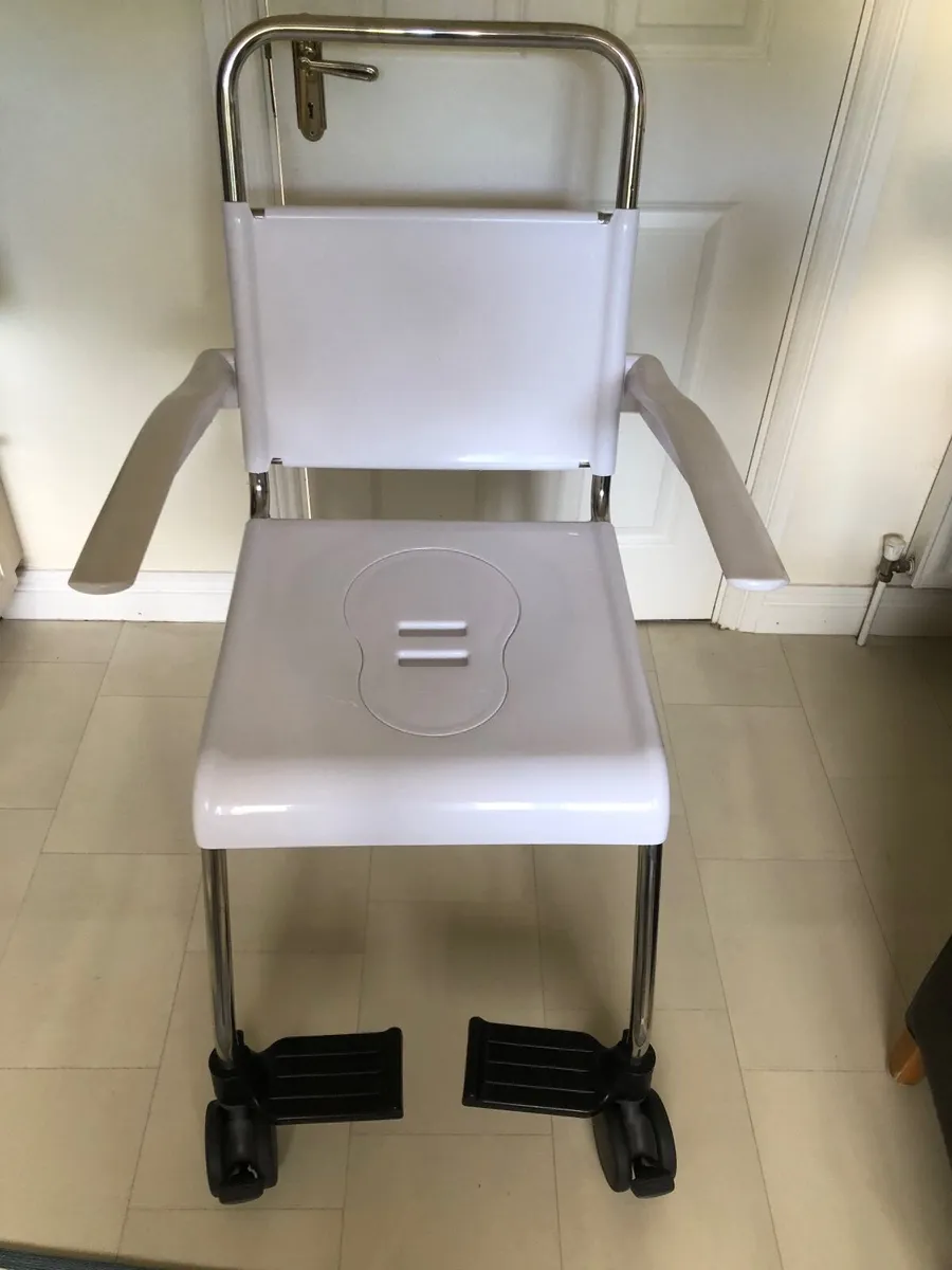 Clinell easyclean Commode - Image 1