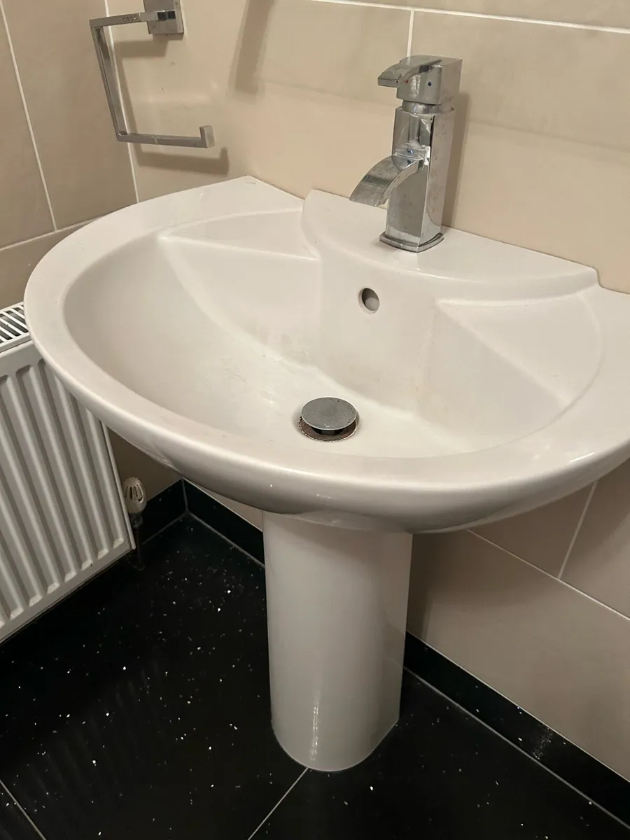 Toilet and sink - Image 2