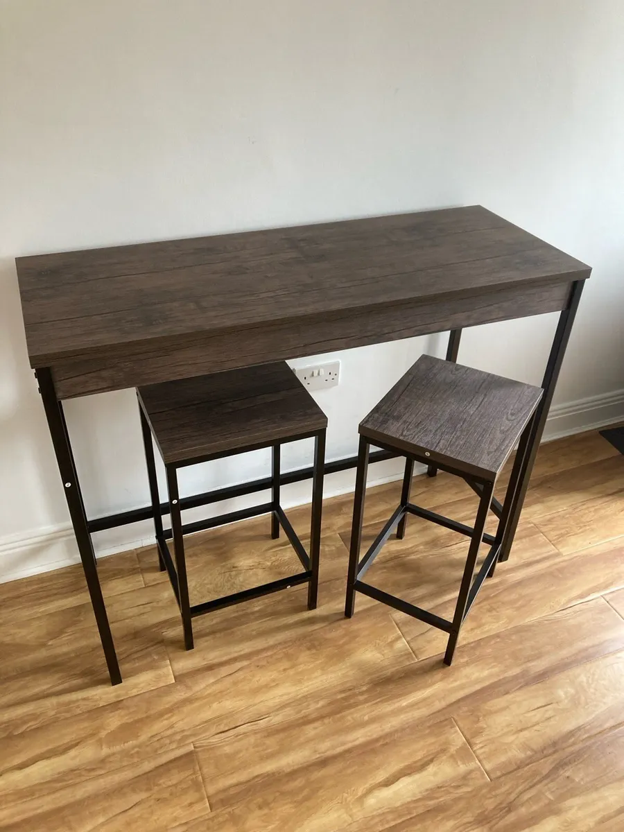 Bar kitchen table and stools - Image 1